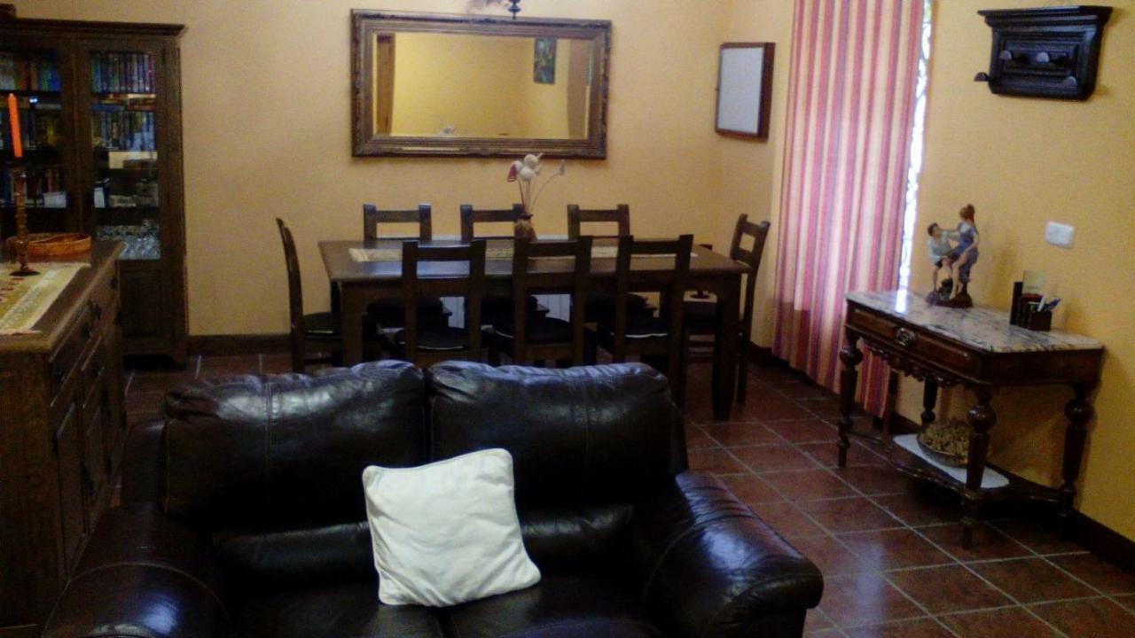 El Condado Casa Rural Фуэнтес-де-Оньоро Экстерьер фото
